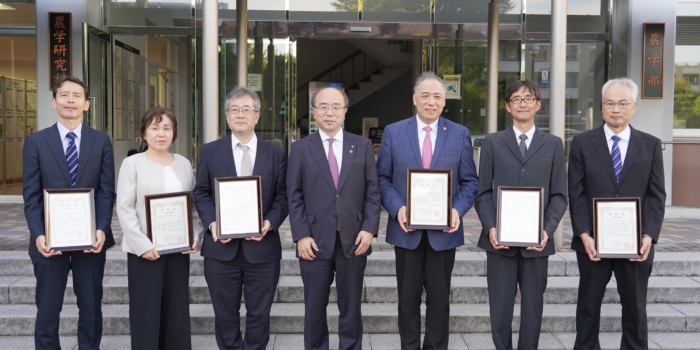 小川啓一教授が、神戸大学長表彰を授与されました